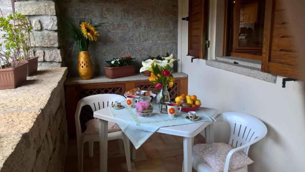 Casa Nel Borgo Di San Pantaleo Βίλα Εξωτερικό φωτογραφία